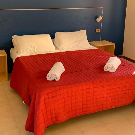 Residence Liana Albisano Тори дел Бенако Екстериор снимка