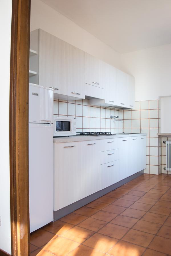 Residence Liana Albisano Тори дел Бенако Екстериор снимка