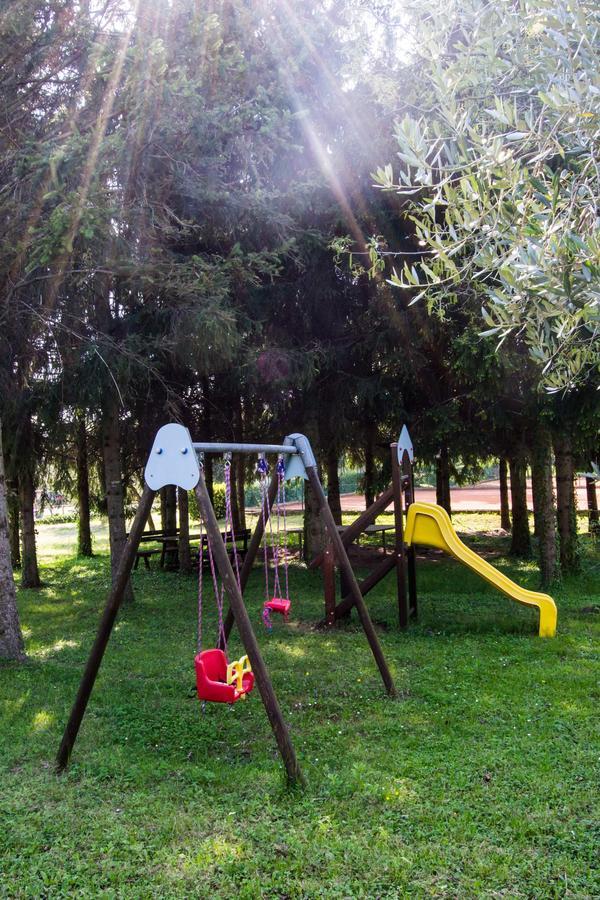 Residence Liana Albisano Тори дел Бенако Екстериор снимка