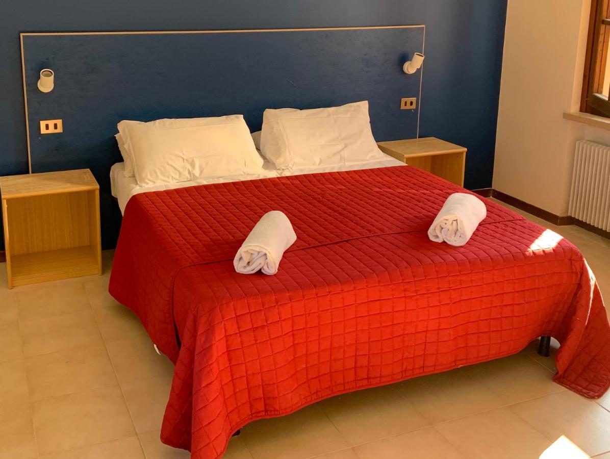 Residence Liana Albisano Тори дел Бенако Екстериор снимка
